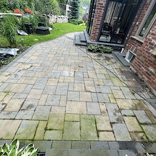 High-Quality-Sidewalk-and-Patio-Cleaning-performed-in-Brantford-Ontario 1